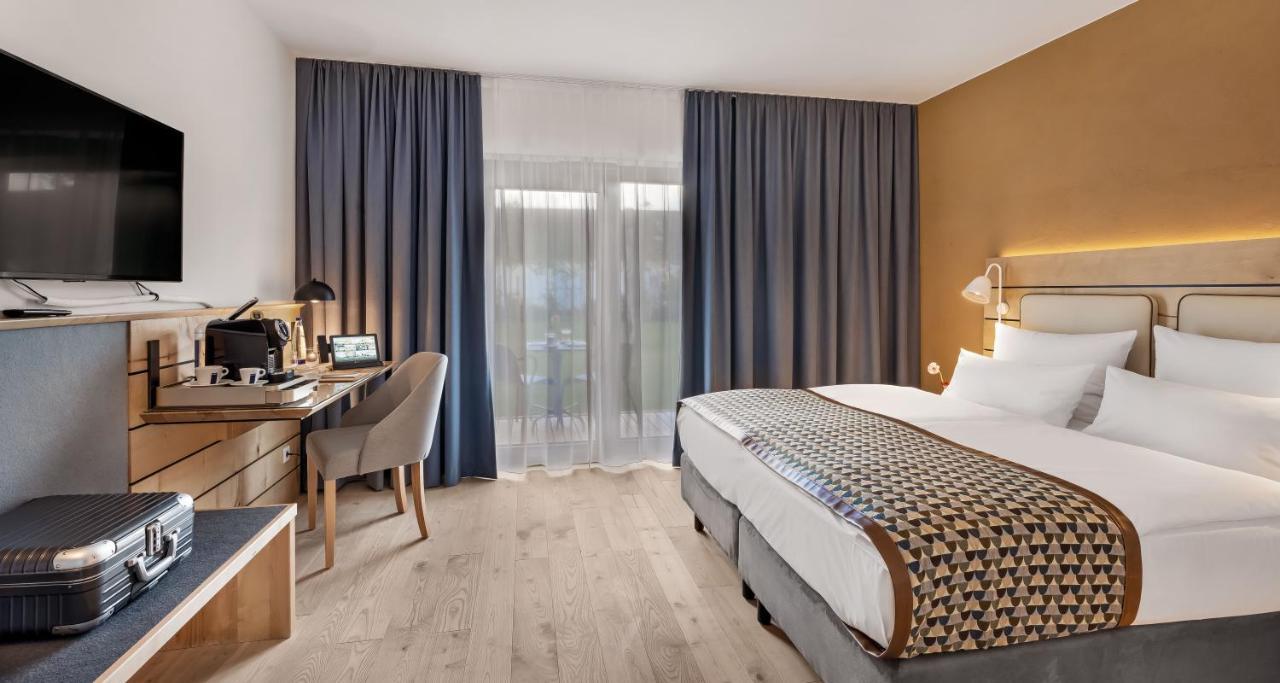Walhalla Hotel Regensburg Hoeferer 4 Sterne Superior เทเกิร์นไฮม์ ภายนอก รูปภาพ